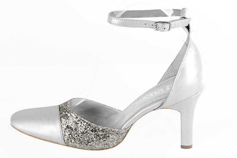 Light silver women's open side shoes, with a strap around the ankle. Round toe. High kitten heels. Profile view - Florence KOOIJMAN